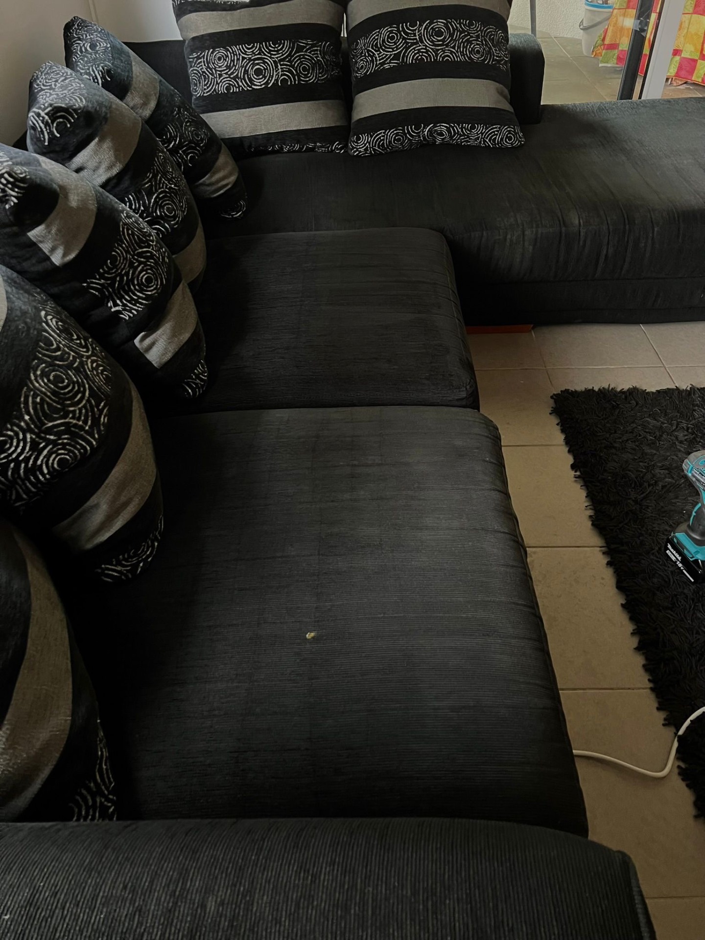 Nettoyage canapé à domicile avant après Bordeaux - après nettoyage