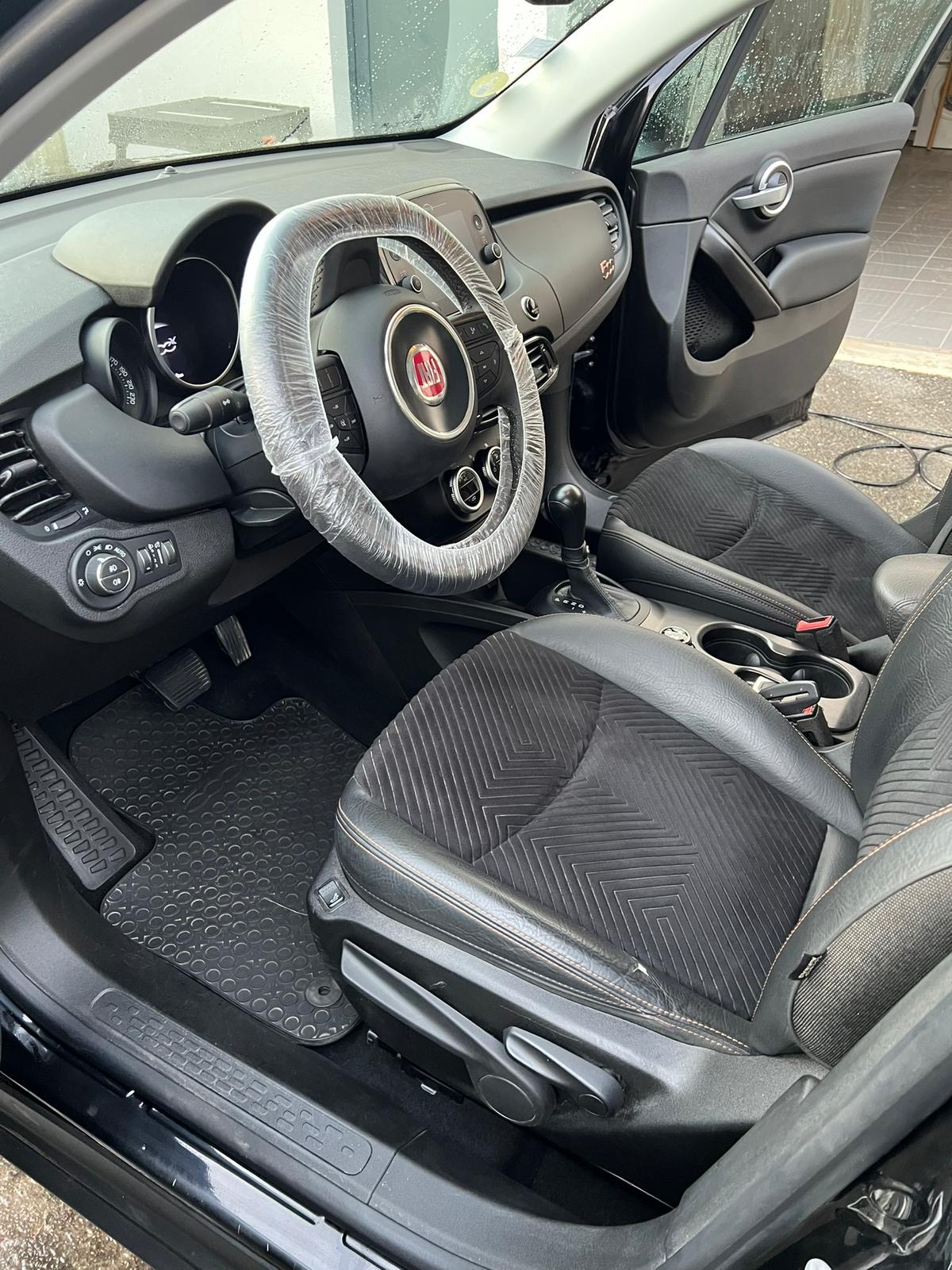 Lavage auto à domicile Fiat 500X avant après à Mérignac - après nettoyage