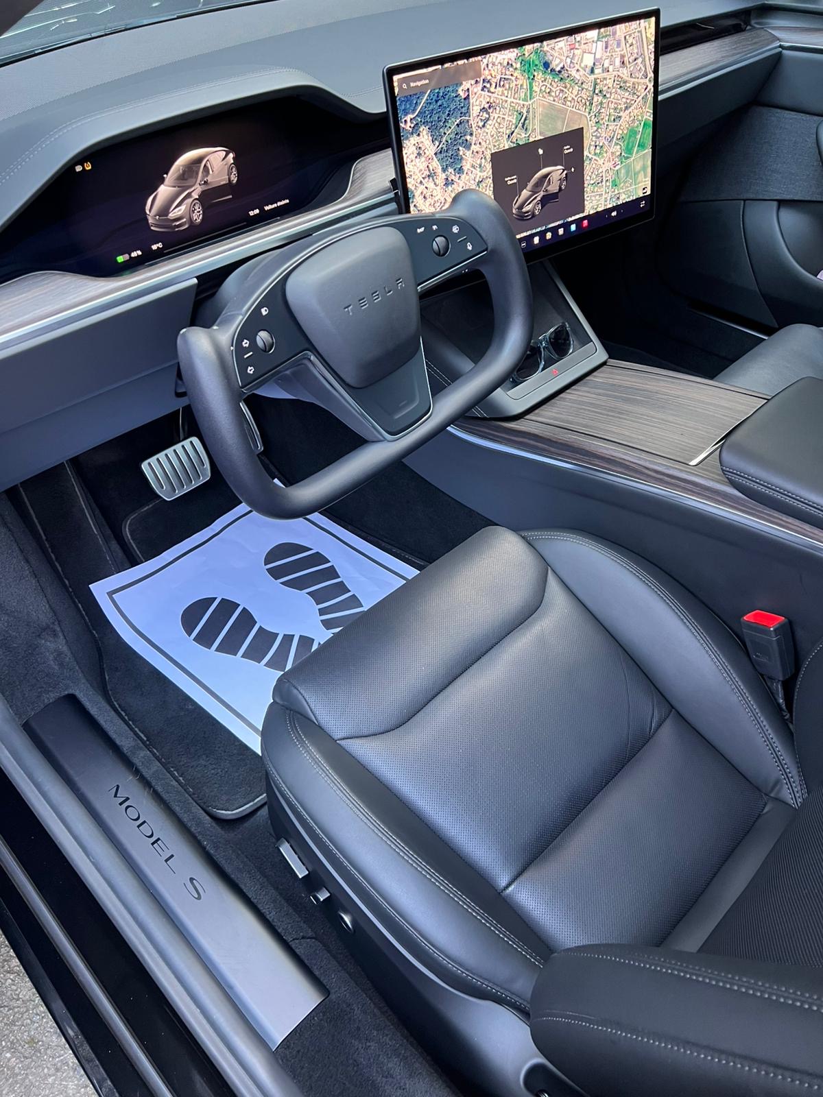 Nettoyage automobile Tesla Model S avant après à Pessac - après nettoyage